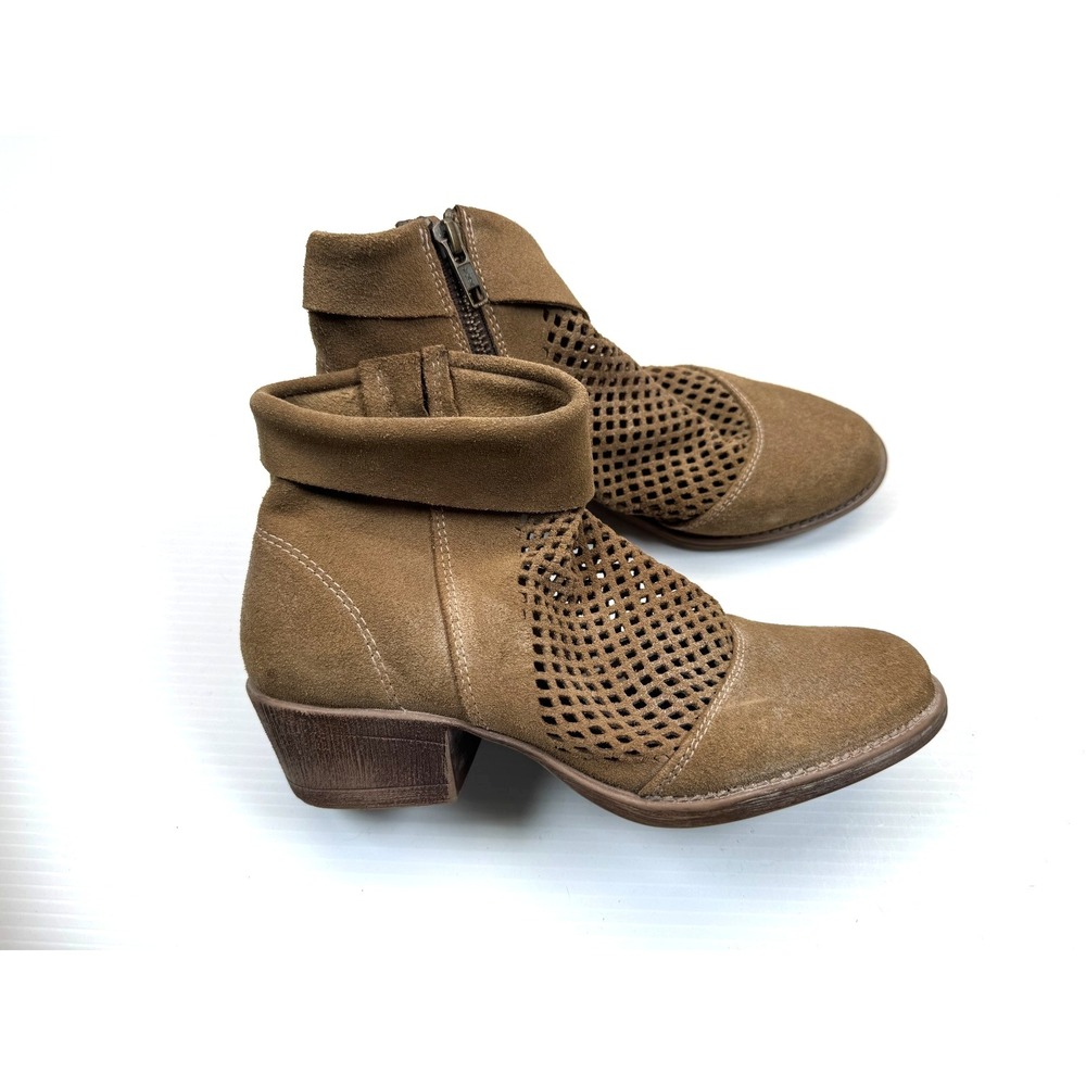 Roan Houlton Suede Ankle Booties Women 6.5 EUC Perforated Leather Zip‎ Closure